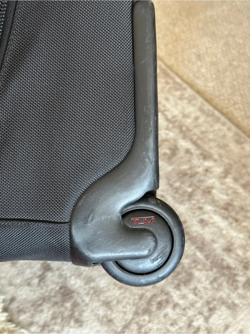 TUMI Alpha 2 two Wheeled Laptop Briefcase – Excellent Condition